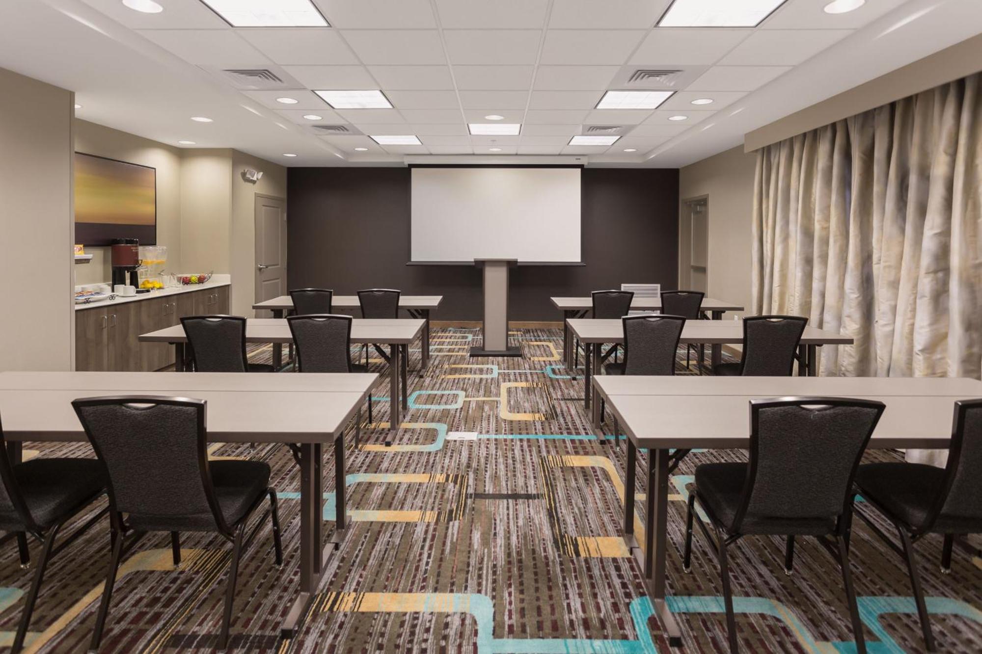 By Marriott Shreveport-bossier City/downtown Hotel Bossier City